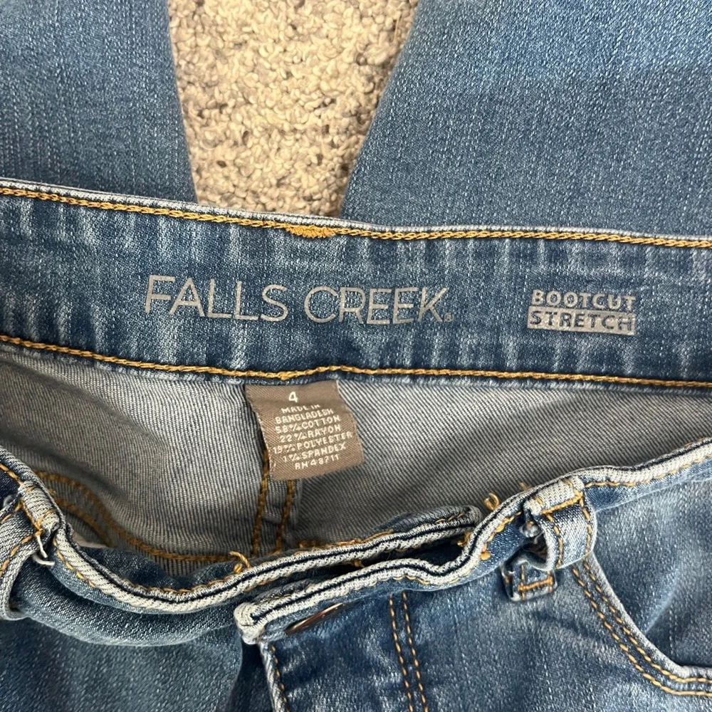 Jeans - Picture 2 of 3